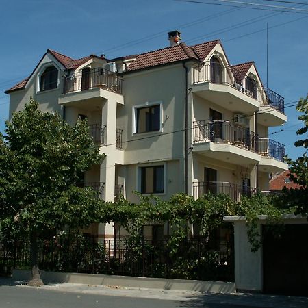 Family Hotel Bellehouse Tschernomorez Exterior foto